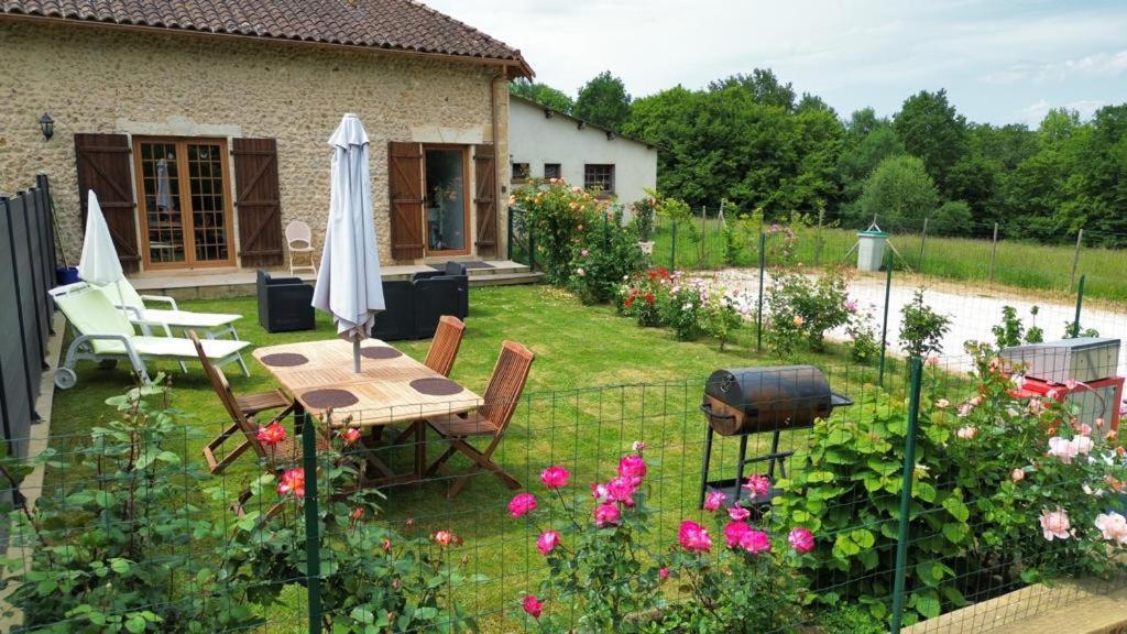 Апартаменти Chez Lucia A 15Min De Perigueux A 6Km Autoroute A89 Eglise-Neuve-de-Vergt Екстер'єр фото